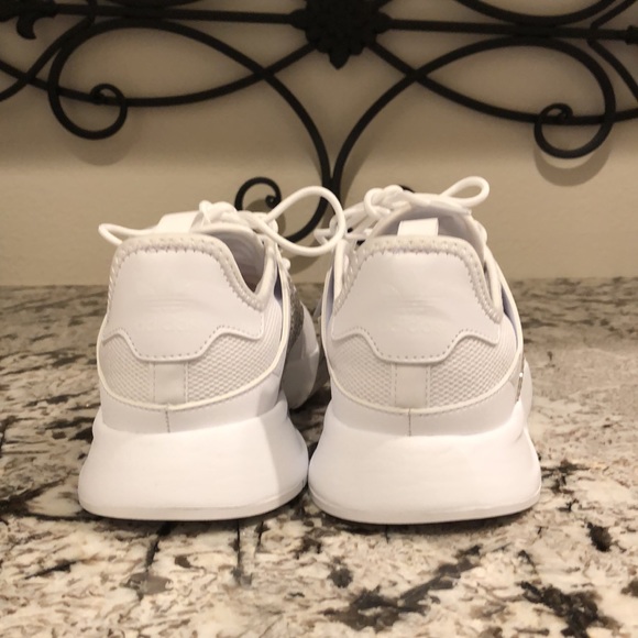 Addidas Original Sneakers with genuine Swarovski Crystals - Size 7.5 (6Y) - Picture 5 of 10